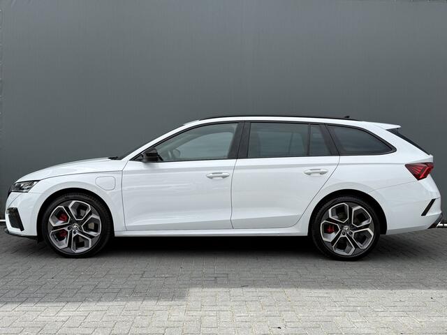 Skoda OCTAVIA Combi BWJ 2023 1.4 TSI iV PHEV 225PK Sportline Business FULL LED | HALF LEDER | ELEKTR. STOELEN | KEYLESS | ADAPTIVE CRUISE | STOELVERW. | ELEKTR. ACHTERKLEP | CARPLAY + ANDROID | NAVI | CLIMA | CRUISE | LMV | PDC