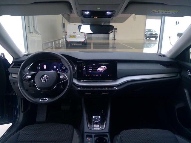 Skoda OCTAVIA Combi 1.0 e-TSi Ambition Mild Hybrid Automaat / Trekhaak / Stuurverwarming / Navigatie / Cruise Adaptive