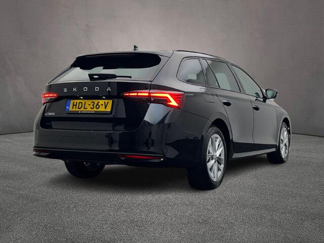 Skoda OCTAVIA Combi Business Edition Plus 1.5 eTSI 115pk DSG Automaat Adaptive cruise control, Navigatie, Achteruitrijcamera, Stoelverwarming, LED koplampen, Parkeersensoren