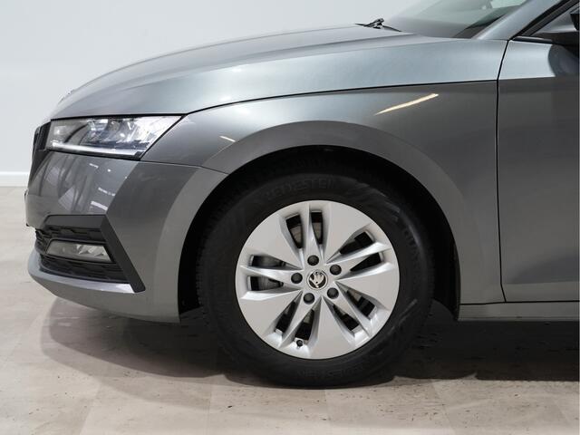 Skoda OCTAVIA Combi 1.0 e-TSI 110pk DSG sport business Trekhaak| Navi | Digital Cockpit | Andoid/Carplay | LED