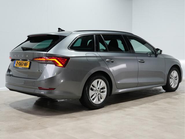 Skoda OCTAVIA Combi 1.0 e-TSI 110pk DSG sport business Trekhaak| Navi | Digital Cockpit | Andoid/Carplay | LED
