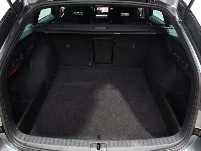Skoda OCTAVIA Combi 1.0 e-TSI 110pk DSG sport business Trekhaak| Navi | Digital Cockpit | Andoid/Carplay | LED