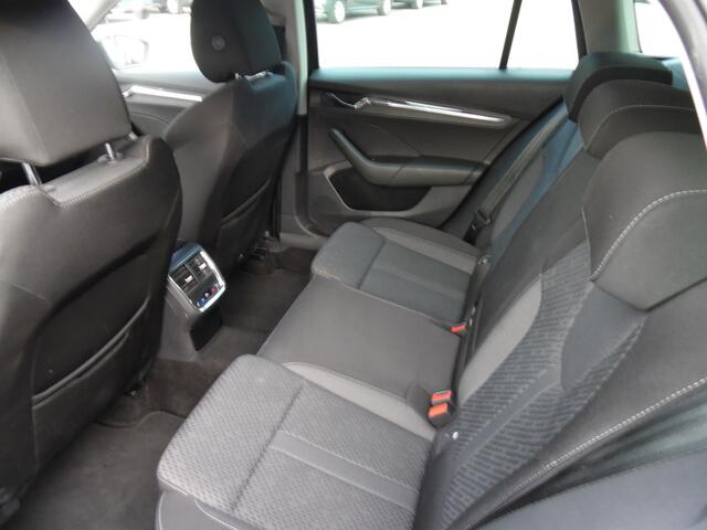 Skoda OCTAVIA Combi 1.0 e-TSI Business Edition Plus