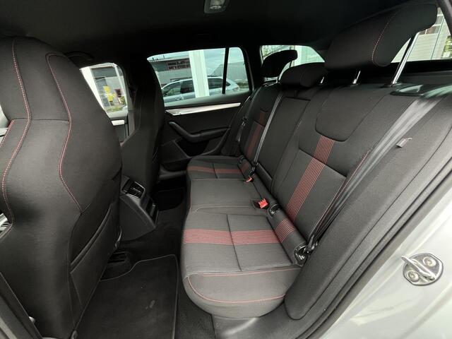 Skoda OCTAVIA Combi 1.0 TSI Greentech Sport Business | Apple Carplay / Android Auto | PDC achter | Dealeronderhouden auto van 1e eigenaar