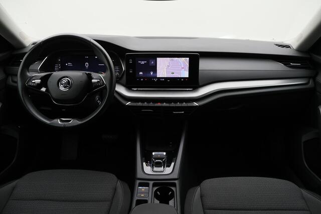 Skoda OCTAVIA Combi 1.0 e-TSI DSG Business Edition Virtual Cockpit, Cruise, Apple Carplay, Rijstrooksensor, LED, DAB, PDC, 16''
