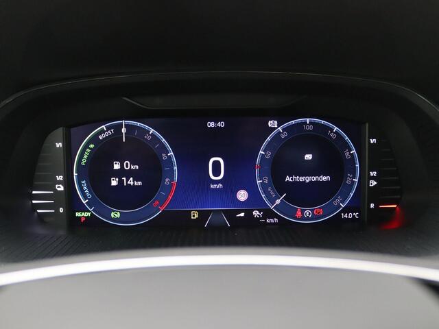 Skoda OCTAVIA Combi 1.4 TSI iV PHEV Business Edition Plus 204PK DSG SOH 98%, Trekhaak, Pano-Schuifdak, Head-Up Display, Virtual Pedal, Achteruitrijcamera, Keyless, Voorruitverwarming, Memorystoel