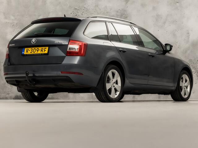 Skoda OCTAVIA Combi 1.4 TSI Sport 150Pk Automaat (APPLE CARPLAY, GROOT NAVI, CLIMATE, STOELVERWARMING, SPORTSTOELEN, GETINT GLAS, PARKEERSENSOREN, CRUISE, NIEUWSTAAT)
