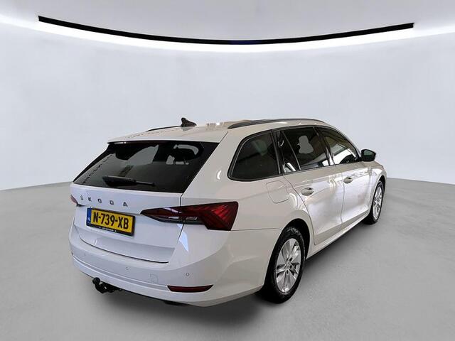 Skoda OCTAVIA Combi 1.5 e-TSI Business Edition Trekhaak | Cruise | LED | Privacyglas | LMV 16"| NL auto | 1e eig.