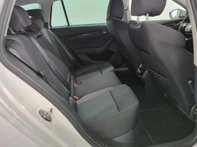 Skoda OCTAVIA Combi 1.5 e-TSI Business Edition Trekhaak | Cruise | LED | Privacyglas | LMV 16"| NL auto | 1e eig.