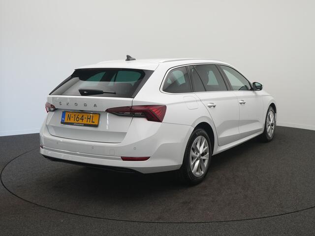 Skoda OCTAVIA Combi 1.0 e-TSI Business Edition Plus - RIJKLAARPRIJS - Achteruitrijcamera - Apple Carplay - Android Auto