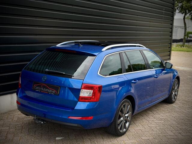 Skoda OCTAVIA Combi 2.0 TDI 150PK! AUT|PANO|CAMERA|CARPLAY|KEYLESS|DCC|LEER