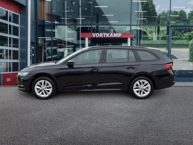 Skoda OCTAVIA 1.4 TSI iV AMBITION CAMERA/CRUISE/DIG-DASH/STOEL+STUURVERW/CARPLAY