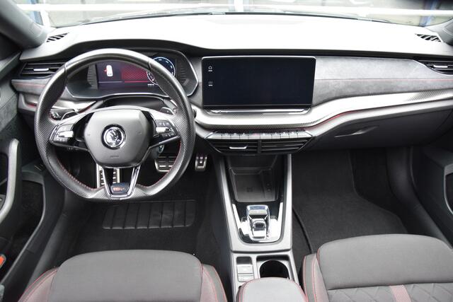 Skoda OCTAVIA Combi 1.4 TSI 245PK RS iV PHEV Business DSG Automaat | Geen Import (uniek) | BOVAG Garantie | Plug in Hybride SOH 94,67% | Matrix LED | Adaptive Cruise Control | Apple Carplay/Android Auto | Electrische Achterklep |