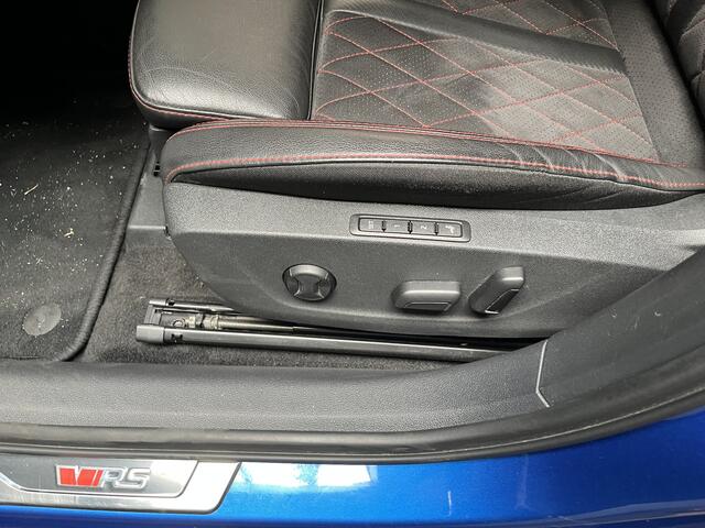 Skoda OCTAVIA Combi 1.4 TSI RS iV PHEV Business / AUTOMAAT/ 245PK/ PANO/ PARK.SENSOR.V+A/ CAMERA/ SMARTLINK/ STOELVERWARM./ MASSAGE/ MEMORY SEAT/ ELEK.ACHTERKLEP/ KEYLESS/ DIGITAL DASH/ NAVI/ DAB/ CLIMA/ LED/ 18'' LMV