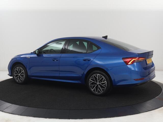 Skoda OCTAVIA 1.4 TSI iV PHEV Sportline Business | SOH 92,5% | Navigatie | Parkeerhulp | Adaptive cruise | DAB+ | Carplay | Sfeerverlichting | Climate control | keyless