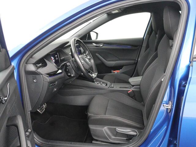 Skoda OCTAVIA 1.4 TSI iV PHEV Sportline Business | SOH 92,5% | Navigatie | Parkeerhulp | Adaptive cruise | DAB+ | Carplay | Sfeerverlichting | Climate control | keyless