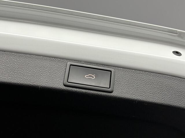 Skoda OCTAVIA Combi 1.4 TSI iV PHEV Style | Stoelverwarming | Elektrisch bedienbare stoelen