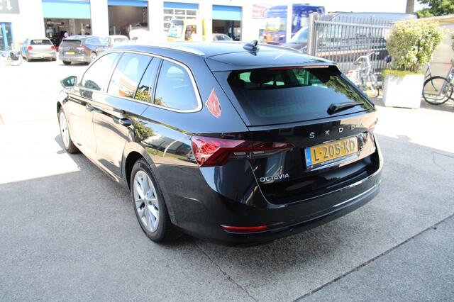 Skoda OCTAVIA Combi 1.0 TSI Bns Ed. Plus