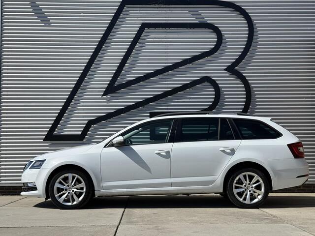 Skoda OCTAVIA Combi 1.4 TSI Greentech Style Business 1e Eigenaar|Trekhaak|Cruise|Carplay|Stoelverw|PDC V+A|Navi|Clima|APK tot 03-2027