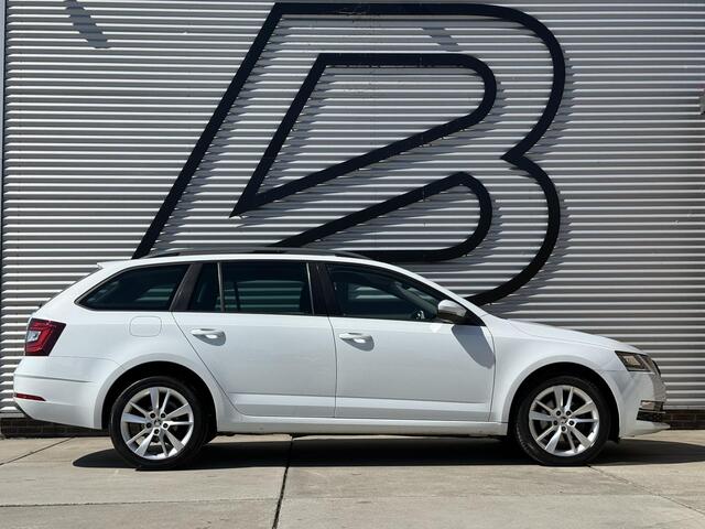Skoda OCTAVIA Combi 1.4 TSI Greentech Style Business 1e Eigenaar|Trekhaak|Cruise|Carplay|Stoelverw|PDC V+A|Navi|Clima|APK tot 03-2027