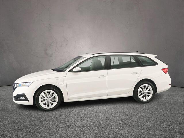 Skoda OCTAVIA Combi Business Edition 1.4 TSI eHybrid 204pk DSG Automaat Navigatie, Cruise control, Parkeersensor achter, LED koplampen, App connect, Airco, DAB, Radio, Bluetooth