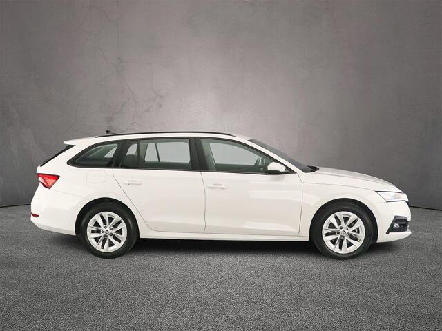 Skoda OCTAVIA Combi Business Edition 1.4 TSI eHybrid 204pk DSG Automaat Navigatie, Cruise control, Parkeersensor achter, LED koplampen, App connect, Airco, DAB, Radio, Bluetooth