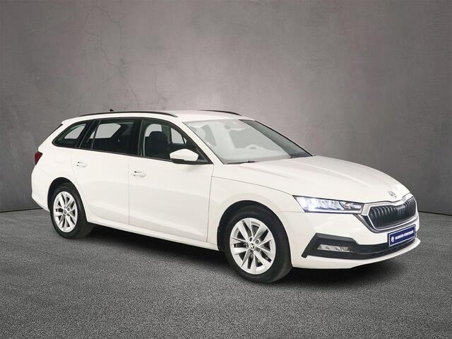 Skoda OCTAVIA Combi Business Edition 1.4 TSI eHybrid 204pk DSG Automaat Navigatie, Cruise control, Parkeersensor achter, LED koplampen, App connect, Airco, DAB, Radio, Bluetooth