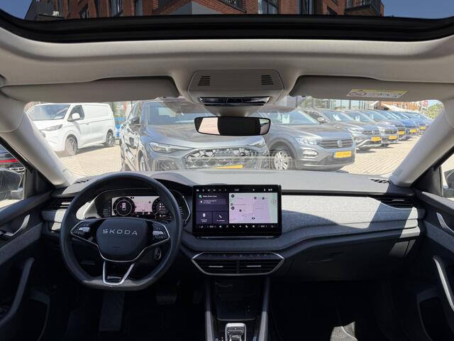 Skoda OCTAVIA Combi 1.5 TSI MHEV 150pk Automaat Business Edition | Panoramadak | Virtual Cockpit | Elektrische Achterklep | Camera | Keyless | 17 Inch |