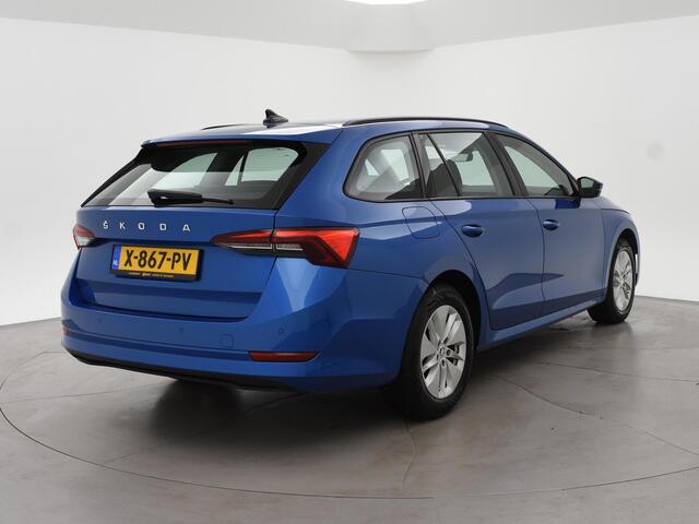Skoda OCTAVIA Combi 1.0 TSI RACE BLUE + WEGKL. TREKHAAK | VIRTUAL COCKPIT | APPLE CARPLAY | NAVIGATIE | LED