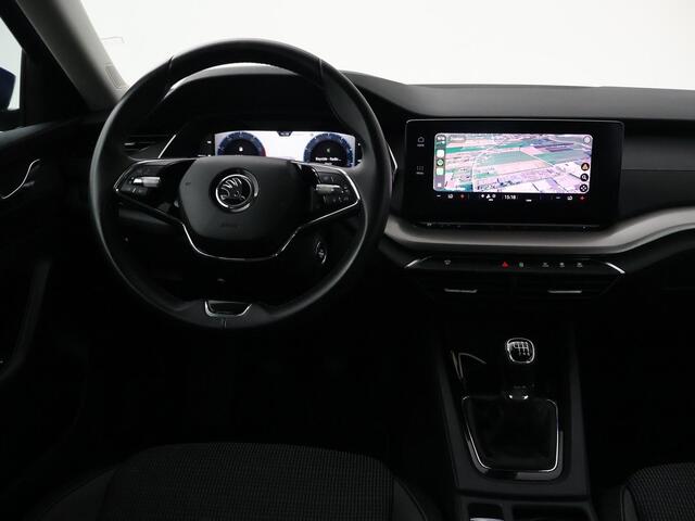 Skoda OCTAVIA Combi 1.0 TSI RACE BLUE + WEGKL. TREKHAAK | VIRTUAL COCKPIT | APPLE CARPLAY | NAVIGATIE | LED