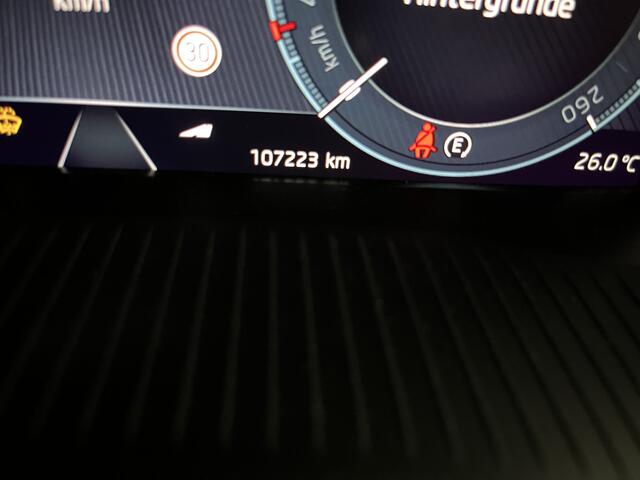 Skoda OCTAVIA Combi 1.4 TSI iV PHEV Sportline / AUTOMAAT/ PANO/ PARK.SENSOR.V+A/ CAMERA/ SMARTLINK/ ACC/ STOELVERWARM./ MEMORY SEAT/ DODEHOEK/ ELEK.ACHTERKLEP/ CANTON AUDIO/ RIJ-MODI/ DIGITAL DASH/ NAVI/ DAB/ CLIMA/ LED/ 18'' LMV