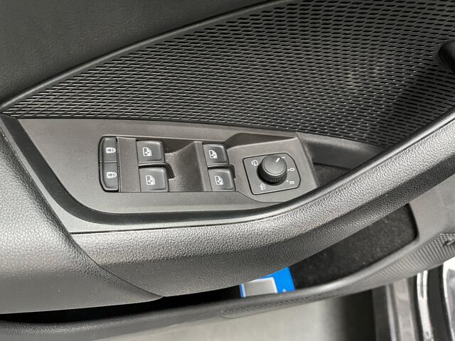 Skoda OCTAVIA Combi 1.4 TSI iV PHEV Sportline / AUTOMAAT/ PANO/ PARK.SENSOR.V+A/ CAMERA/ SMARTLINK/ ACC/ STOELVERWARM./ MEMORY SEAT/ DODEHOEK/ ELEK.ACHTERKLEP/ CANTON AUDIO/ RIJ-MODI/ DIGITAL DASH/ NAVI/ DAB/ CLIMA/ LED/ 18'' LMV
