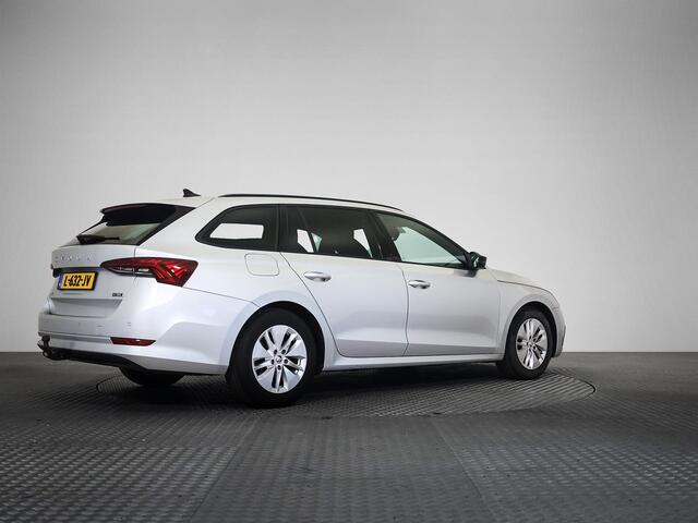 Skoda OCTAVIA Combi 1.0 e-TSI Sport Business Gratis Afleverpakket! | Trekhaak |