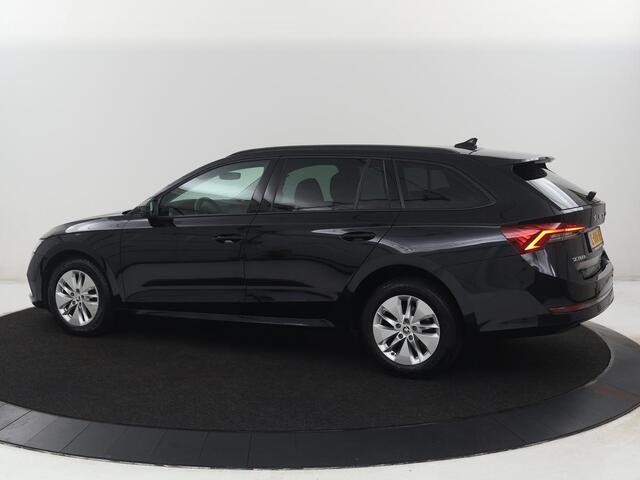 Skoda OCTAVIA Combi 1.0 e-TSI Business Edition | Cruise control | Park assist | Carplay | LED | Cruise control | Park assist | Carplay | Full LED | Climate control | Virtual Dashboard | DAB | Getint glas