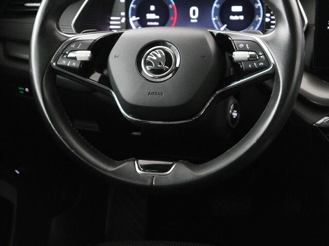 Skoda OCTAVIA Combi 1.0 e-TSI Business Edition | Cruise control | Park assist | Carplay | LED | Cruise control | Park assist | Carplay | Full LED | Climate control | Virtual Dashboard | DAB | Getint glas