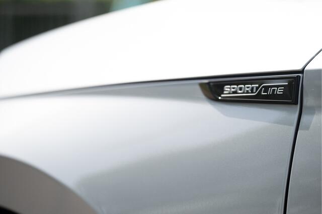 Skoda OCTAVIA Combi 1.5 TSI MHEV Sportline Business | Trekhaak | Matrix LED | Navi | Stoel- Stuurverw. | Side Assist