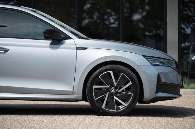 Skoda OCTAVIA Combi 1.5 TSI MHEV Sportline Business | Trekhaak | Matrix LED | Navi | Stoel- Stuurverw. | Side Assist