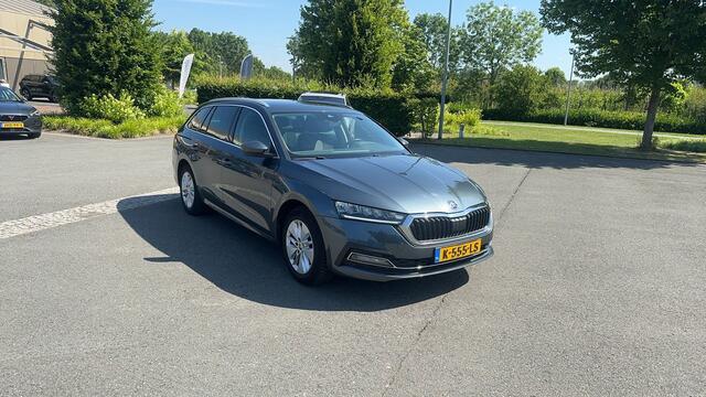 Skoda OCTAVIA Combi 1.0 e-TSI Business Edition DSG / Navigatie / Cruise Control / Trekhaak