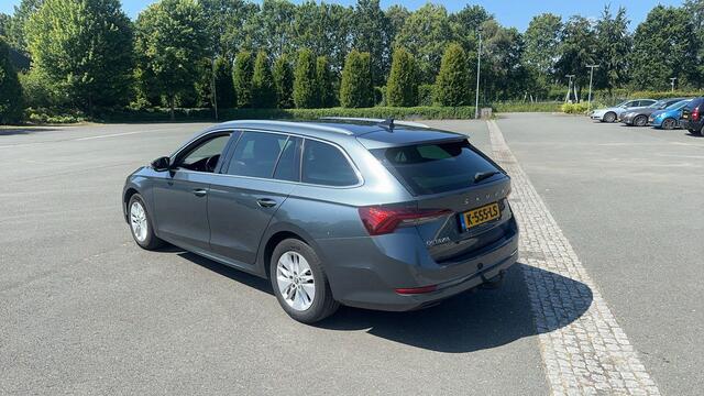 Skoda OCTAVIA Combi 1.0 e-TSI Business Edition DSG / Navigatie / Cruise Control / Trekhaak