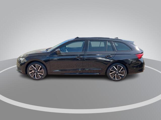 Skoda OCTAVIA Combi 1.5TSI/150PK MHEV Sportline Business · Panoramadak · Trekhaak · Apple/Android · Garantie t/m 31-08-2030 of 100000km.