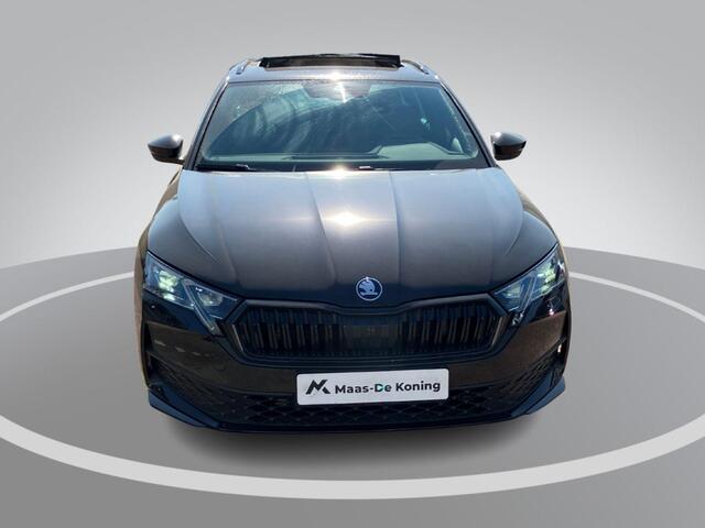 Skoda OCTAVIA Combi 1.5TSI/150PK MHEV Sportline Business · Panoramadak · Trekhaak · Apple/Android · Garantie t/m 31-08-2030 of 100000km.