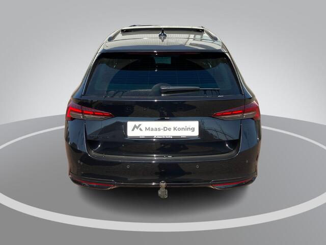 Skoda OCTAVIA Combi 1.5TSI/150PK MHEV Sportline Business · Panoramadak · Trekhaak · Apple/Android · Garantie t/m 31-08-2030 of 100000km.