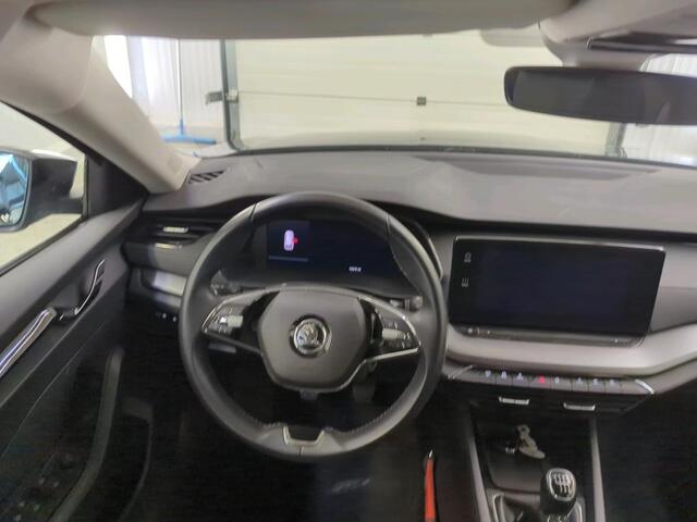 Skoda OCTAVIA Combi 1.0 TSI Business Edition ? Carplay / Android Auto ? ACC ? VC ? Dealer onderh. ?
