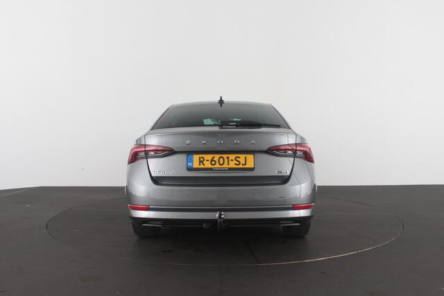 Skoda OCTAVIA 1.5 e-TSI Tour Editie > Trekhaak/ACC/18 inch/Keyless/All season banden