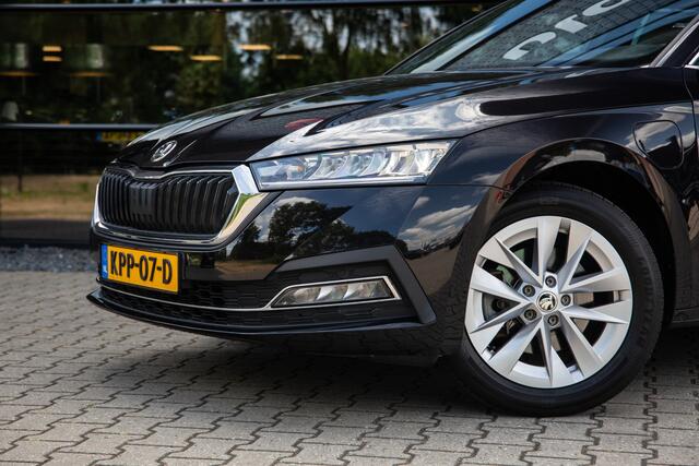 Skoda OCTAVIA Combi 1.4 TSI iV PHEV Style , Memory, Carplay, Stoel/stuurverwarming,