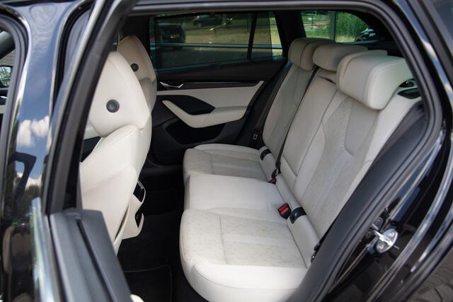 Skoda OCTAVIA Combi 1.4 TSI iV PHEV Style , Memory, Carplay, Stoel/stuurverwarming,