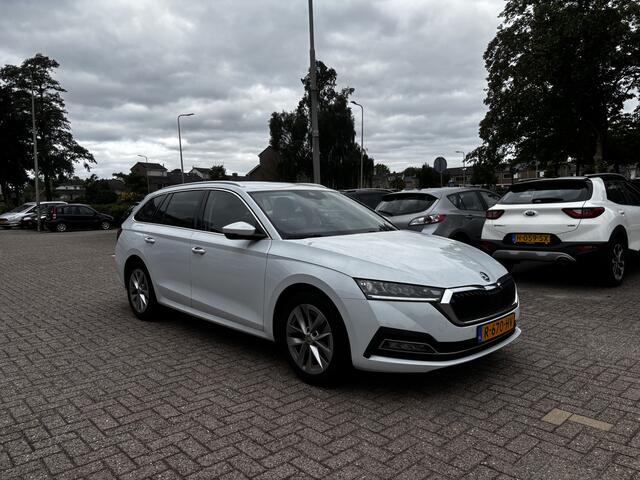 Skoda OCTAVIA Combi 1.0 TSI Business Edition Virtual cockpit Pdc Applecarplay Trekhaak Nap