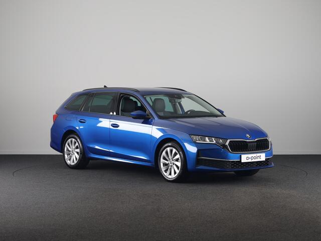 Skoda OCTAVIA Combi FL First Edition 1.5 TSI m-HEV 85 kW / 115 pk Combi 7 versn. DSG | Advance pakket | Achteruitrij camera | All weather banden |