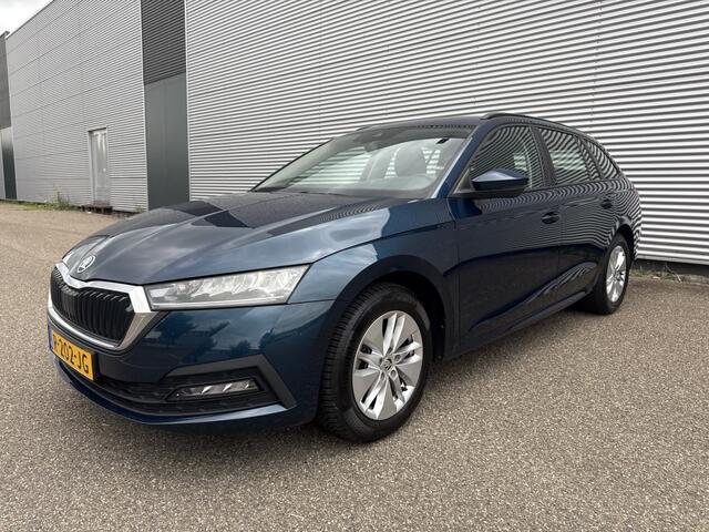 Skoda OCTAVIA Combi 1.0 TSI Bns Edition NAP BTW Automaat Cruise Carplay virtual PDC
