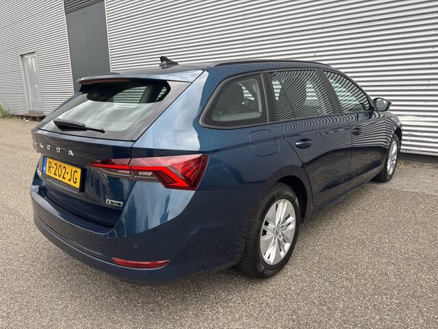 Skoda OCTAVIA Combi 1.0 TSI Bns Edition NAP BTW Automaat Cruise Carplay virtual PDC